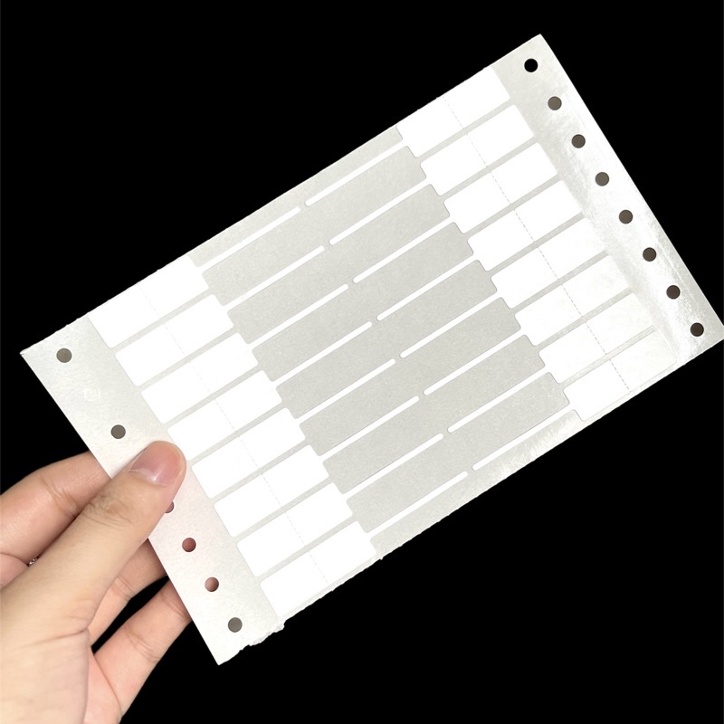 16 tem giấy chắc và dai dán giá vòng ,nhẫn, dây chuyền trang sức loại tốt 3cm x 1cm
