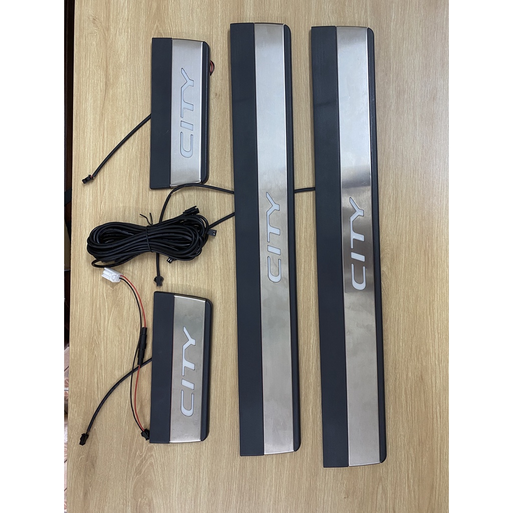 Nẹp bước chân có đèn Honda City