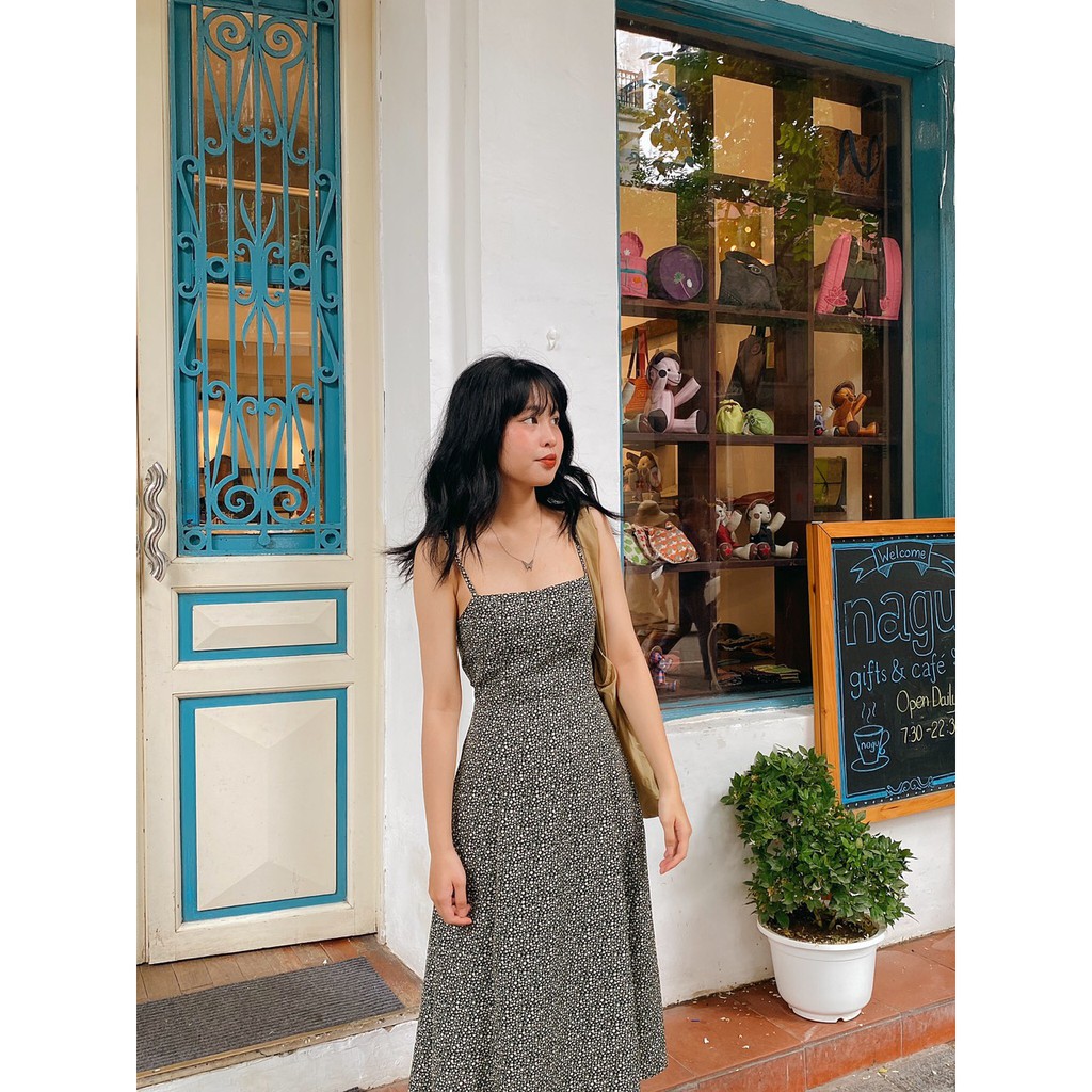 [Mã SKAMFA06 giảm 10% tối đa 50K đơn 0Đ] Naked By V - Váy hai dây hoa midi Liti Dress (Đen) | BigBuy360 - bigbuy360.vn