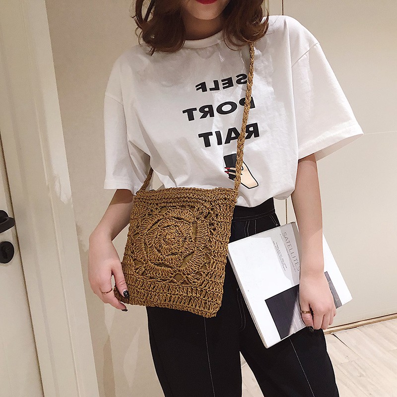 Túi xách bằng rơm vuông họa tiết hoa xinh xắn