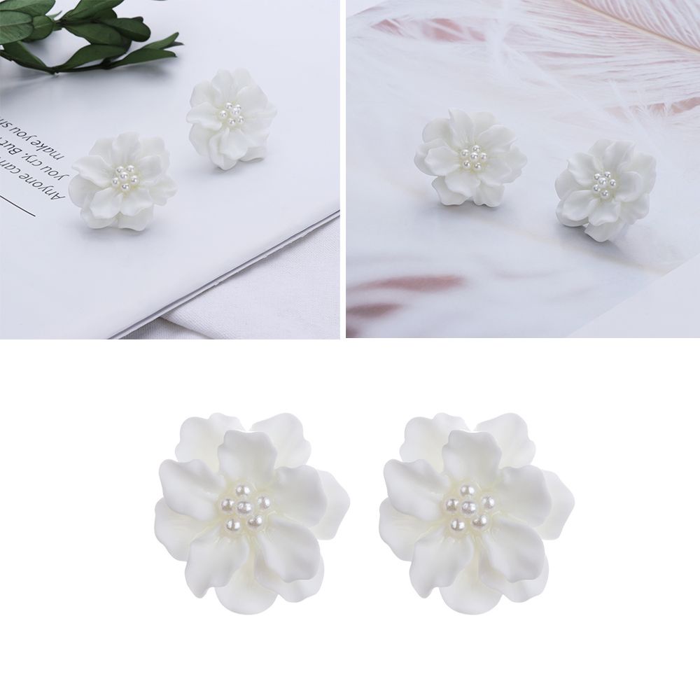 Bông tai hình hoa trà đính ngọc trai nhân tạo thời trang MIHAN1