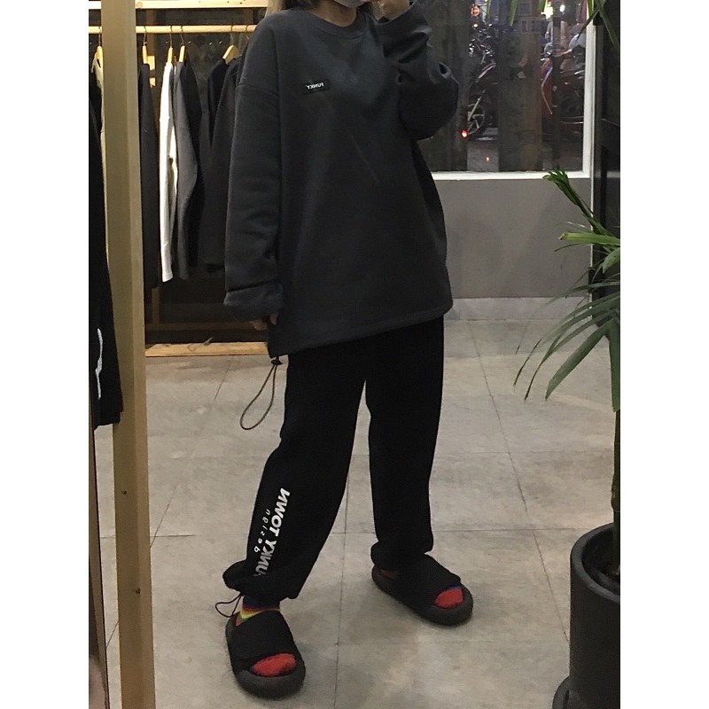 ÁO SWEATER FUNKY XÁM CHÌ TAG CAO SU | BigBuy360 - bigbuy360.vn