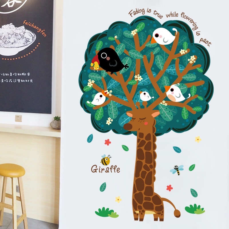 Decal dán tường cây xanh hươu cao cổ