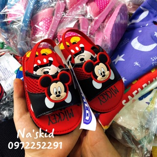 Dép mickey có dây giữ sau cho bé trai bé gái