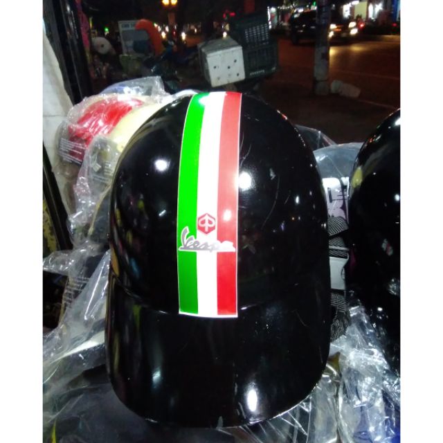 Mũ bảo hiểm thời trang lưỡi trai rẻ màu đen