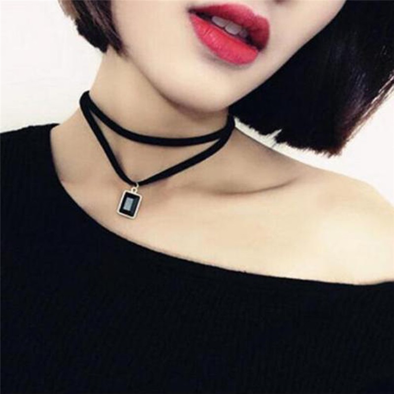 Vòng tay choker màu đen phối ren nhung cổ điển phong cách gothic đính đá pha lê đẹp mắt