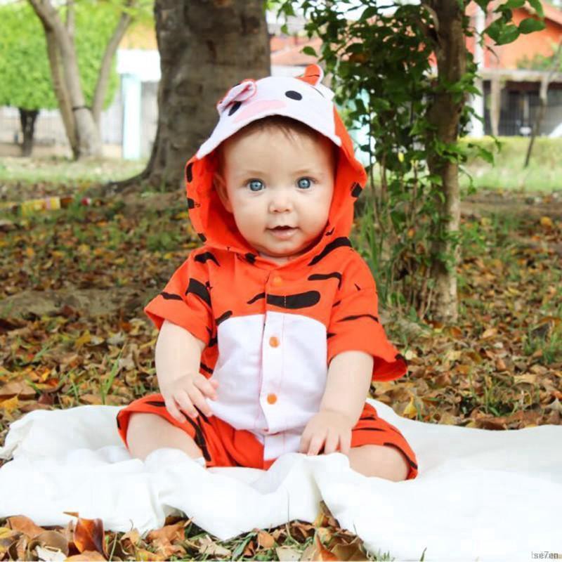 Áo liền quần có nón họa tiết hoạt hình đáng yêu cho bé