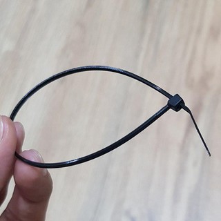 Bán Bộ 2 Gói Dây Rút Nhựa Màu Trắng,Đen 4 x 200mm; 80 Sợi / Gói hàng nhập, phân phối trong nước bởi thietbinhavuon.