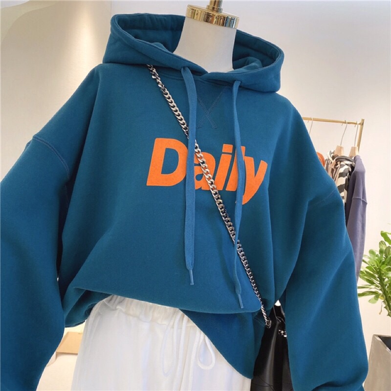 Áo hoddie dáng dài form rộng in chữ daily thời trang