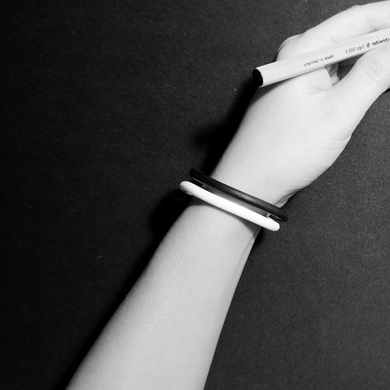 Gd Vòng Tay Silicon Màu Trắng Đen Phong Cách Bigbang Kwon Zhilong Đường Phố Hàn Quốc Dễ Phối Đồ Cho Nam Và Nữ Haobing Boutiqu