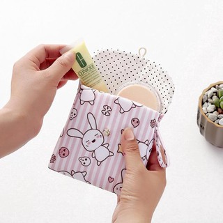 Túi đựng băng vệ sinh khi đi du lịch tiện lợi