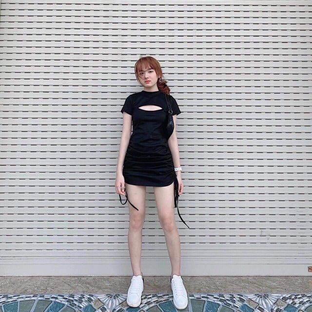 Váy ôm body khoét ngực rút dây sườn