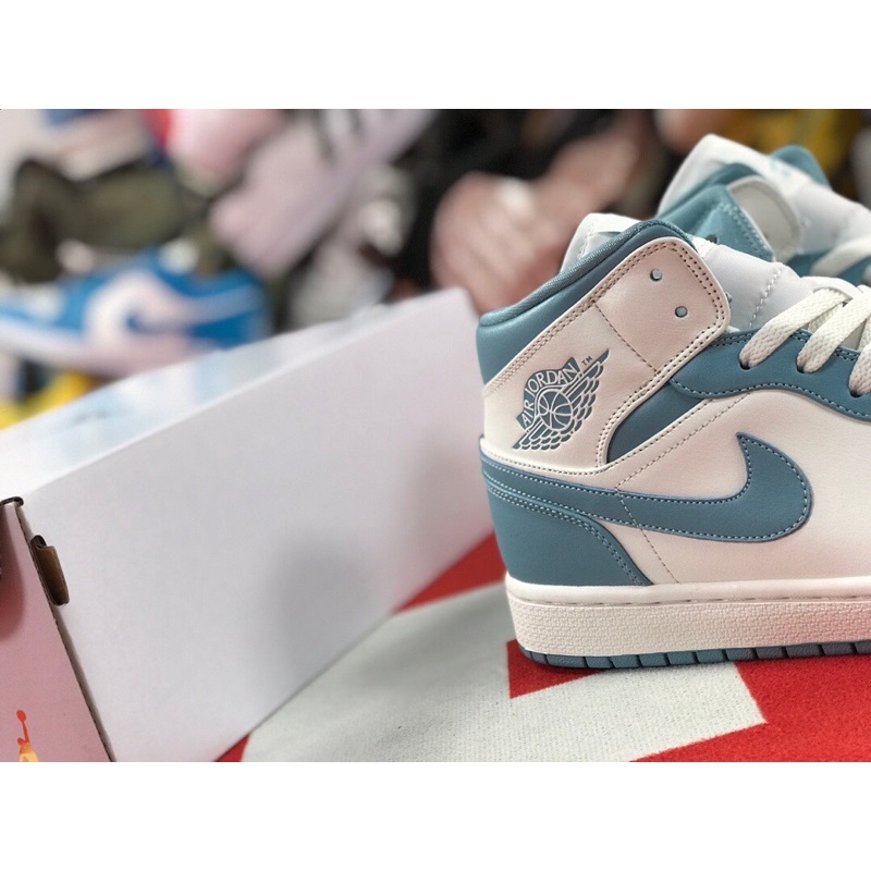 Giày Air Jordan 1 Mid " North Carolina Blue "