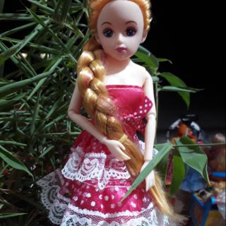 Búp bê tiểu thư xinh đẹp