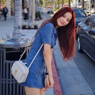 váy polo xanh Jisoo