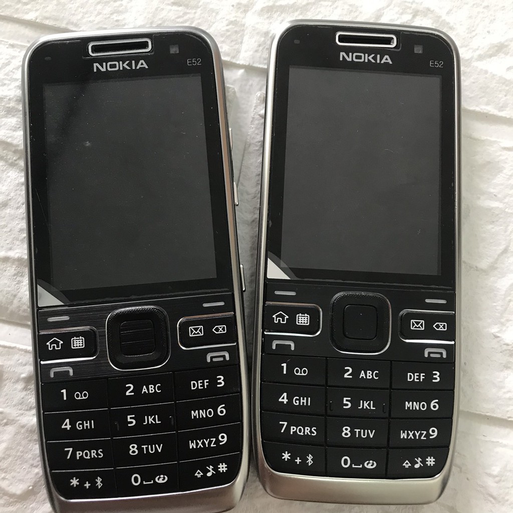 Điện Thoại Nokia E52 Chính Hãng có pin + sạc kèm theo , bào hành 12 tháng