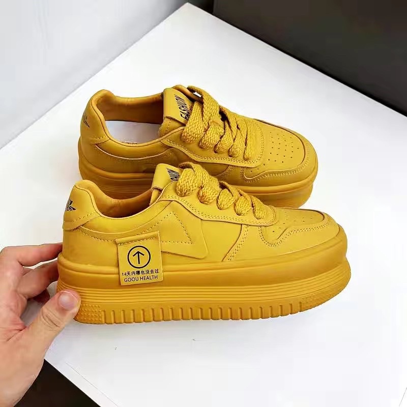 Giày thể thao màu siêu đẹp