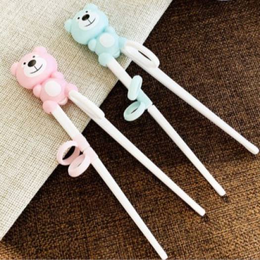 Đũa tập ăn, đũa tập gắp xỏ ngón hình gấu cho bé tập gắp