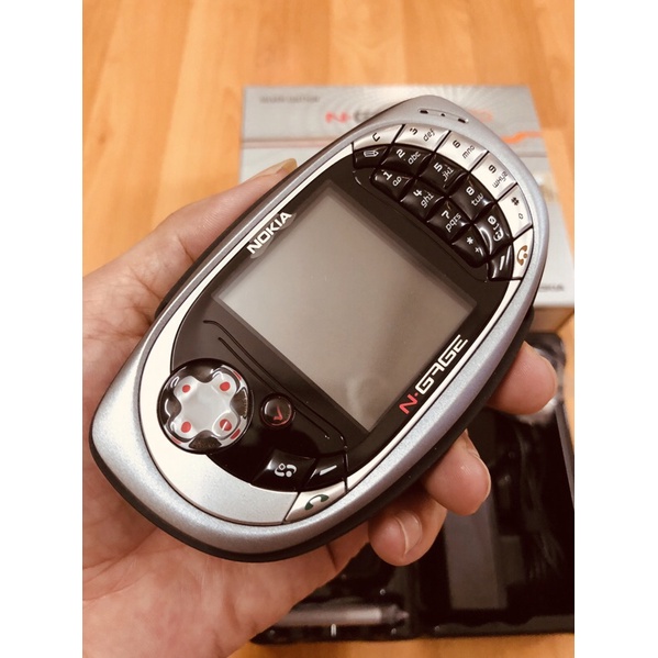 Nokia N-gage QD silver edition