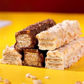 Bánh Xốp Phủ Socola Đậu Phộng Bibizan Hộp 240g