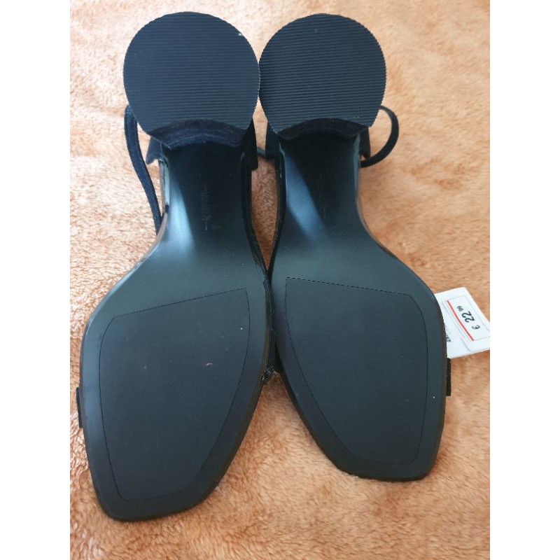 Sandal bsk  sz 36 newtag