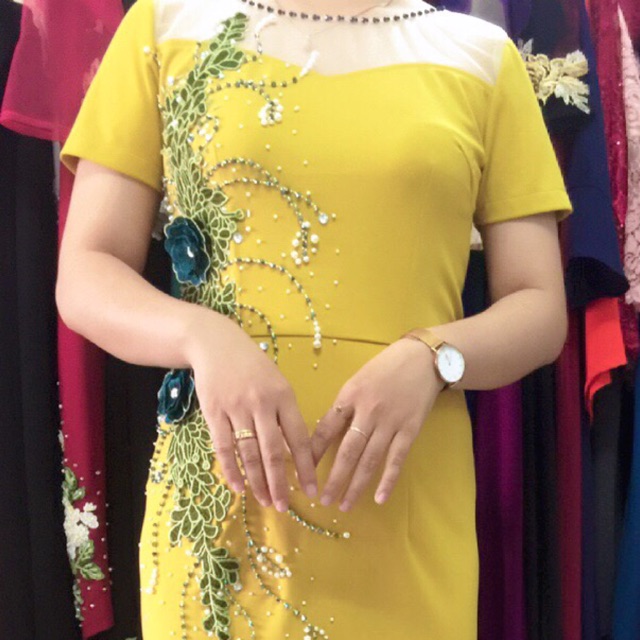 Đầm trung niên phối hoa sang trọng