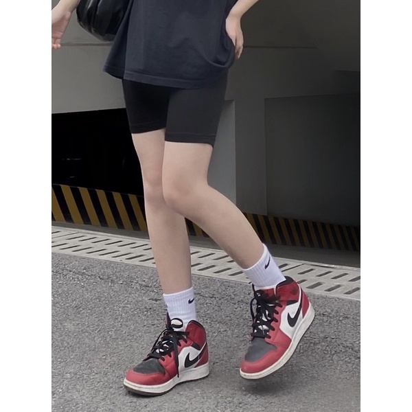 Combo set đồ lót monogram + quần biker short | BigBuy360 - bigbuy360.vn