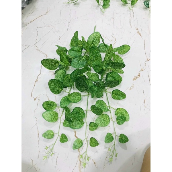 Chùm lá trầu bà giả treo tường trang trí nhà cửa, nhà hàng, quán cà phê xanh mát, tự nhiên TB-01
