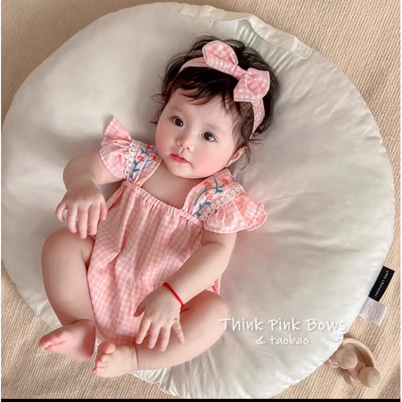 body caro thêu hoa bé gái