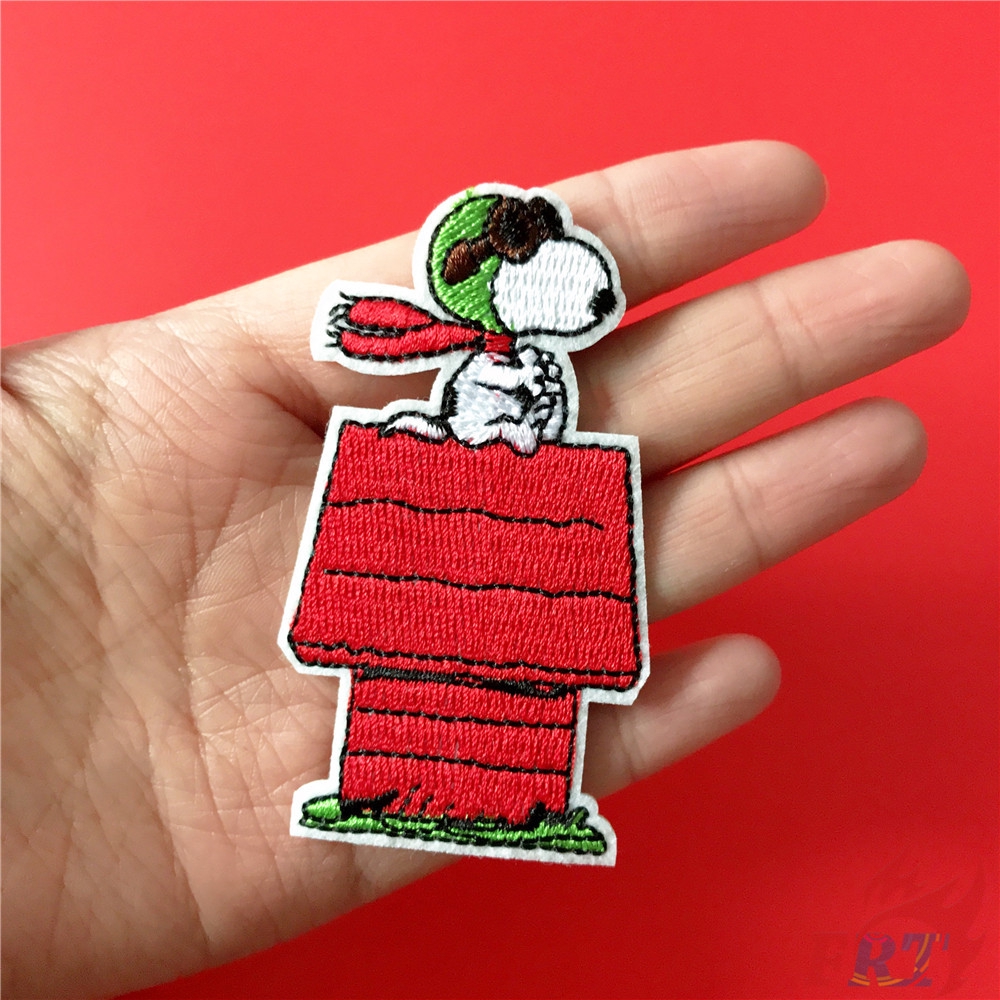 Miếng vá ủi quần áo hình hoạt họa Snoopy và nhà đỏ (snoopy - seri 08)