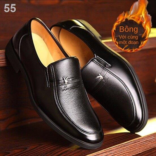 Mùa xuân và hè Giày nam công sở thông thường của bố đơn rỗng