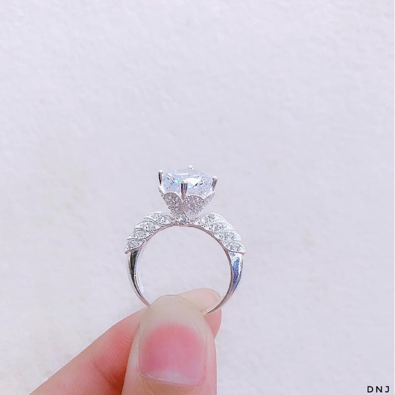 Nhẫn nữ hoàng nạm đá sáng đẹp , đeo cực đẹp - THJ