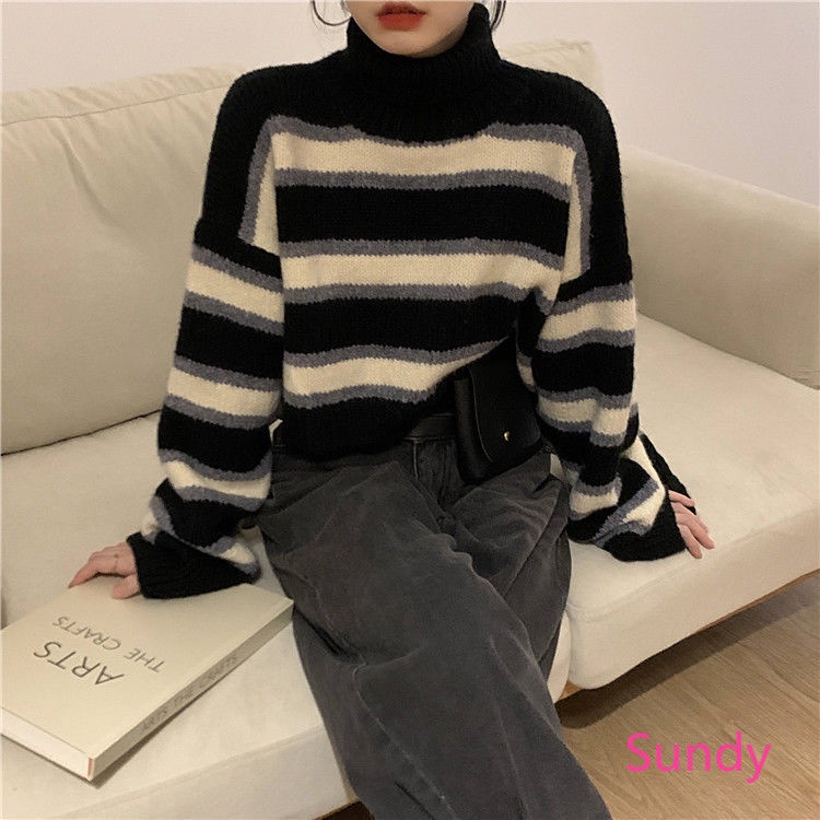 Áo len cổ lọ họa tiết kẻ sọc phong cách Hàn quốc