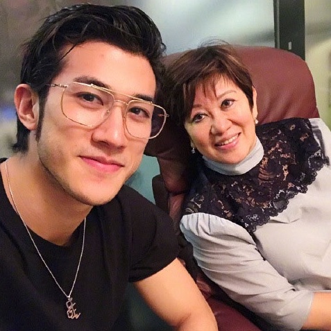 Mắt Kính Gọng Kim Loại Chống Bức Xạ Và Tia Bức Xạ