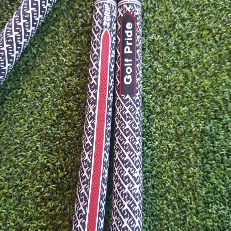 Tay nắm gậy golf