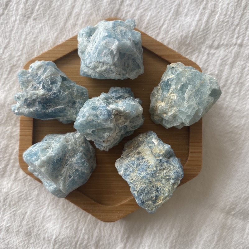 Đá Aquamarine thô
