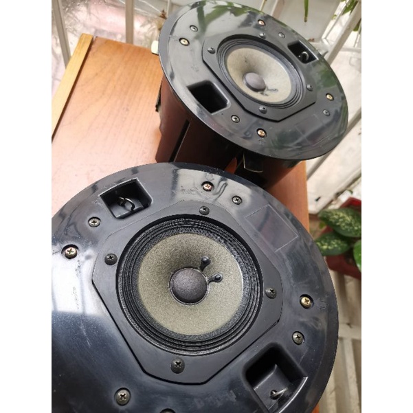 Loa âm trần Bass Reflex TOA F-101CM Nhật Made in Indonesia.