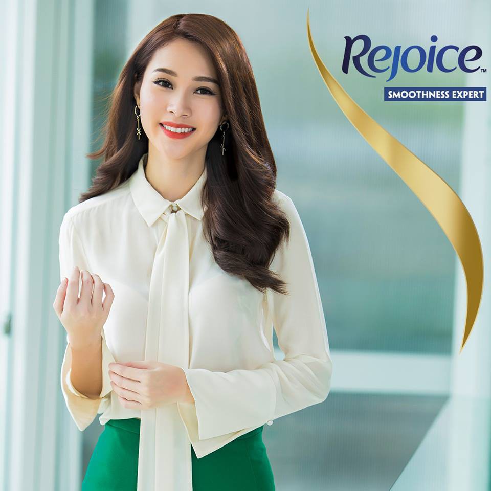 Dầu Gội Rejoice Siêu Mêm Mượt 48h chai 900G