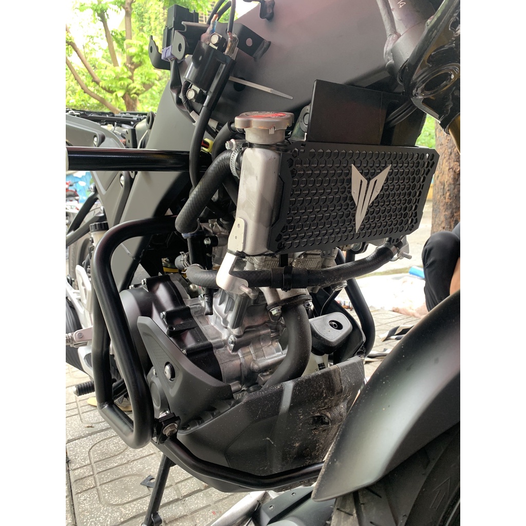 CHỐNG ĐỔ XUYÊN KHUNG SƯỜN YAMAHA R15V3 / TFX150 / MT15 / XSR155