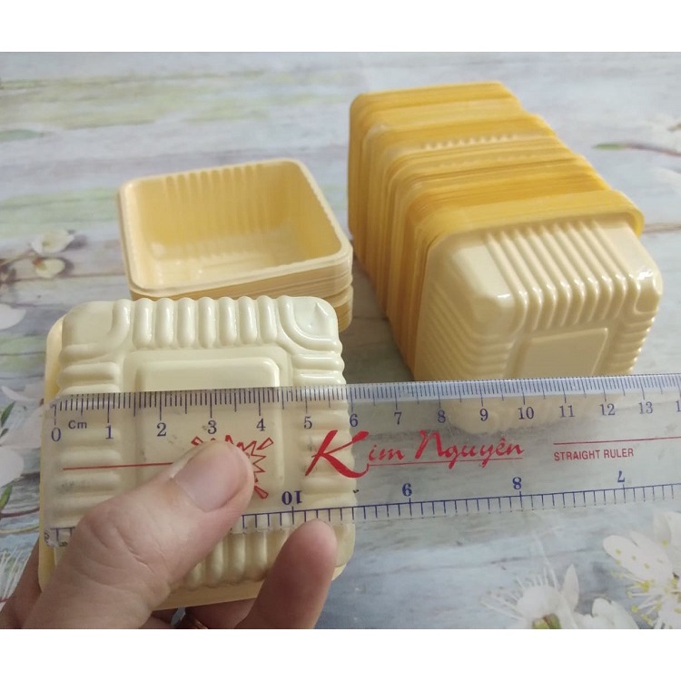 Khay đựng bánh trung thu 100 gram màu vàng kem - lốc 100 cái - Loại dày