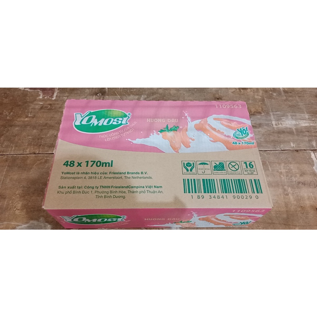 Thùng 48 Hộp Sữa Chua Lên Men Tự Nhiên Yomost Vị Dâu (170ml/Hộp)
