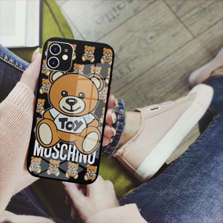 Ốp kính cường lực hình logo Moschino Đẳng Cấp riêng mình Iphone OK-JC20210095