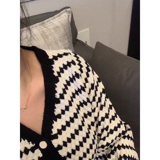 Áo Cardigan len dáng ngăn cổ Tim