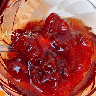 MỨT DÂU DẺO HŨ 400gr