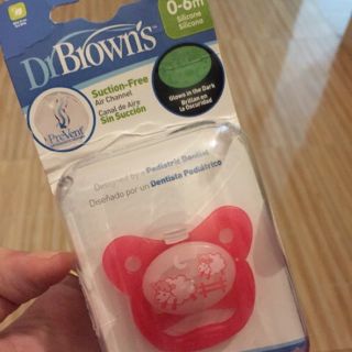 Ty ngậm chỉnh nha dr.brown's phản quang 0-6m
