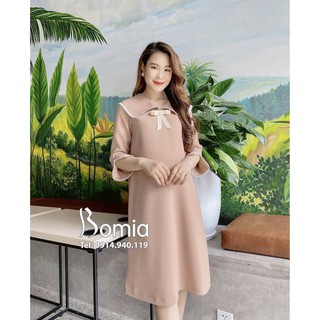 Váy bầu nude cổ viền ren