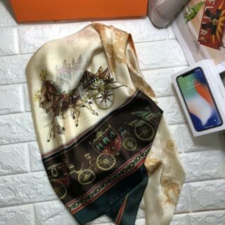 Khăn quàng cổ tơ lụa