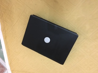 Laptop Dell 1400 đen đẹp