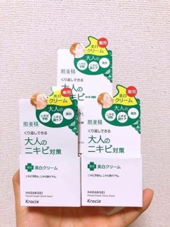 Kem dưỡng da trị mụn kracie