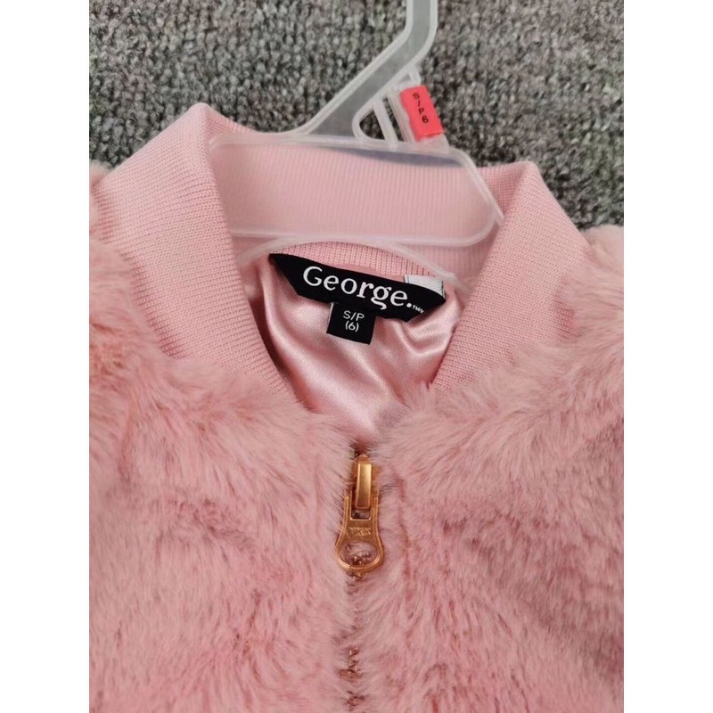 Áo khoác lông George.